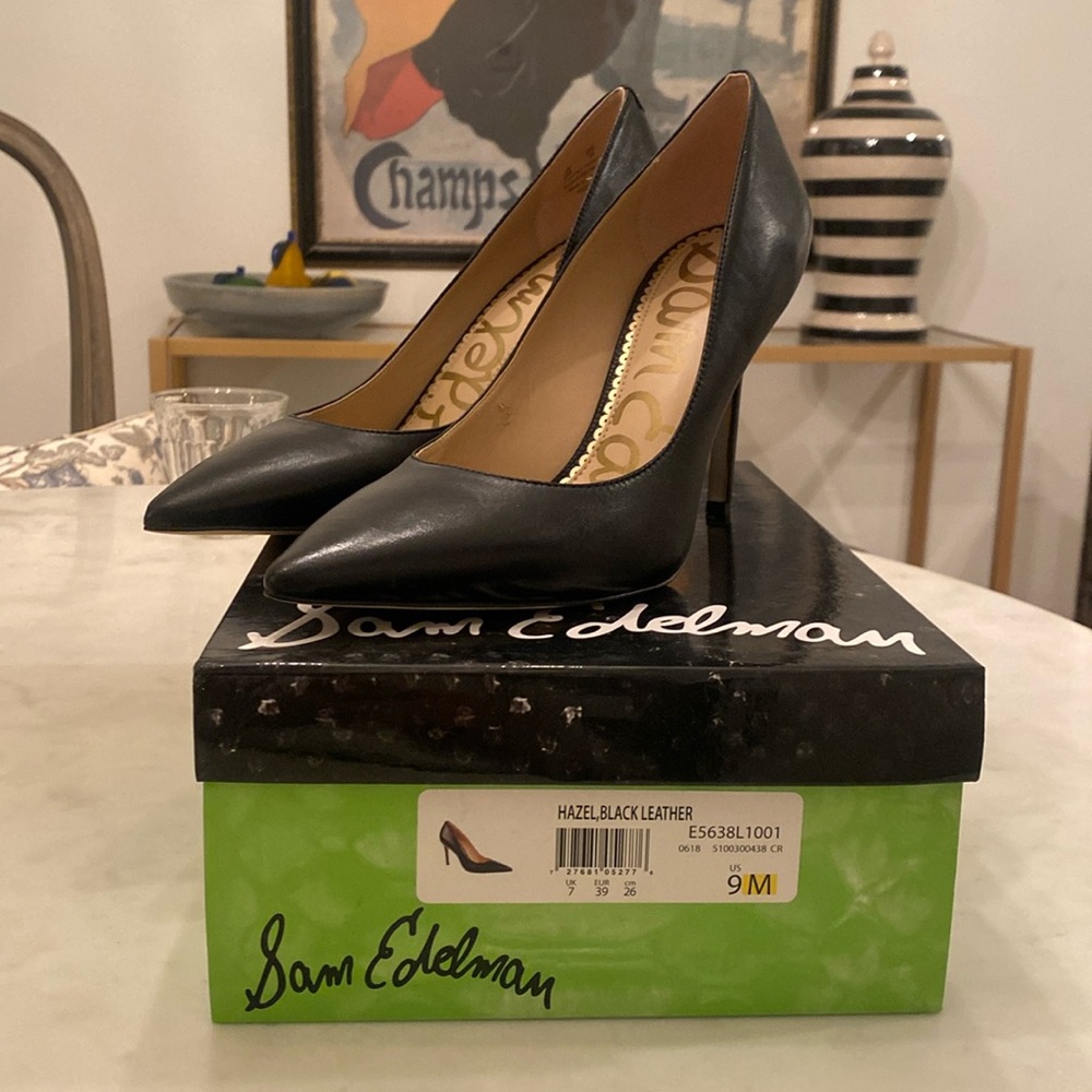 Never Worn Sam Edelman Black Pumps - style Hazel - size 9M